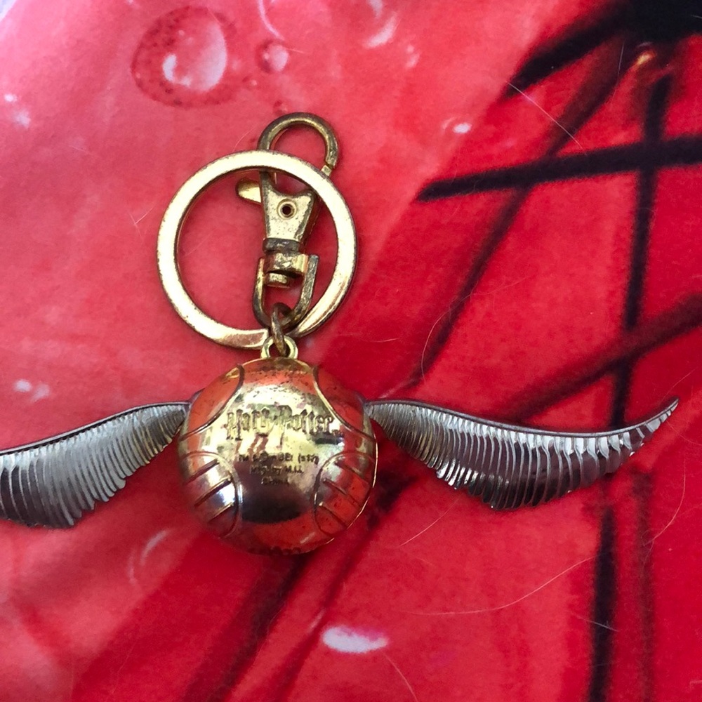 Golden Snitch Key Chain - Picture 2 of 3